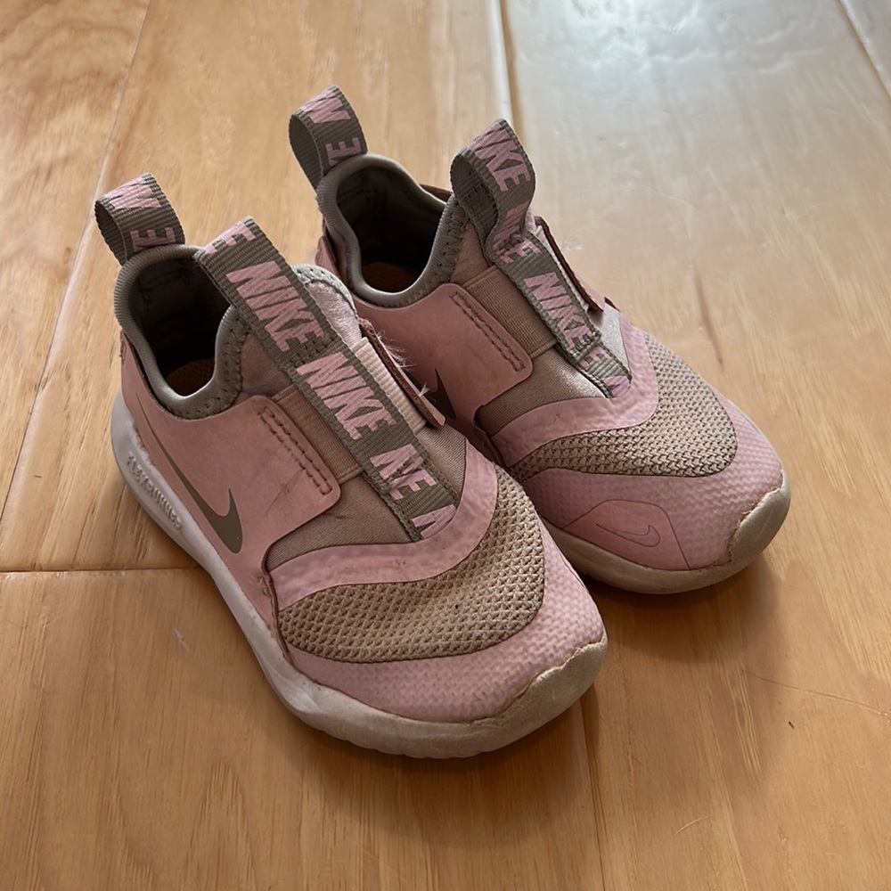 Toddler girl pink Nike Flex Runner